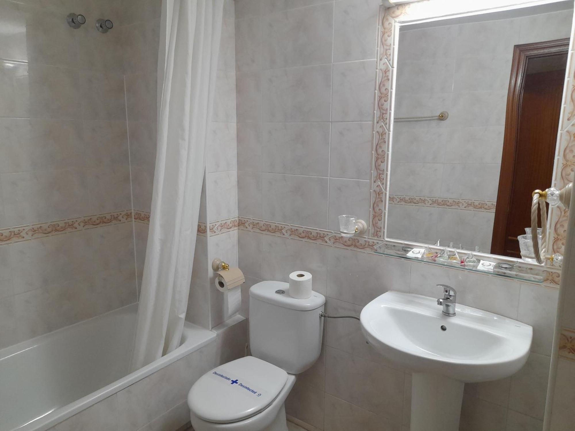 Hostal San Roque Γουαδαλαχάρα Εξωτερικό φωτογραφία